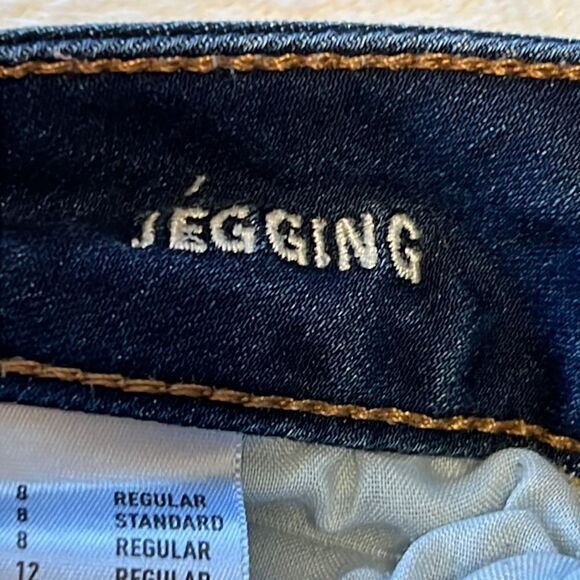 American Eagle Super Super Stretch Distressed Jegging - Size 8 - Picture 7 of 10